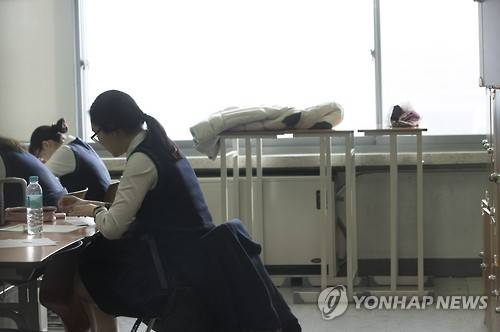 ▲ 수요자 중심의 교육 정책 설계로 맞춤형 프로그램 구성, 공교육 확대, 입시 위주 교육 탈피 등 학교 현장이 변화되어야 한다고 교육계에서 강조하고 있다. ⓒ연합뉴스