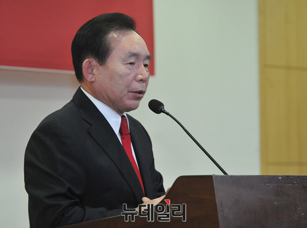 ▲ 이인제 전 새누리당 최고위원.ⓒ뉴데일리DB