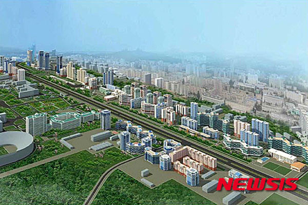 ▲ 2016년 3월 北당국이 공개한 평양 여명거리 조감도. 70층짜리 빌딩도 세울 계획이었다. ⓒ뉴시스. 무단전재 및 재배포 금지.