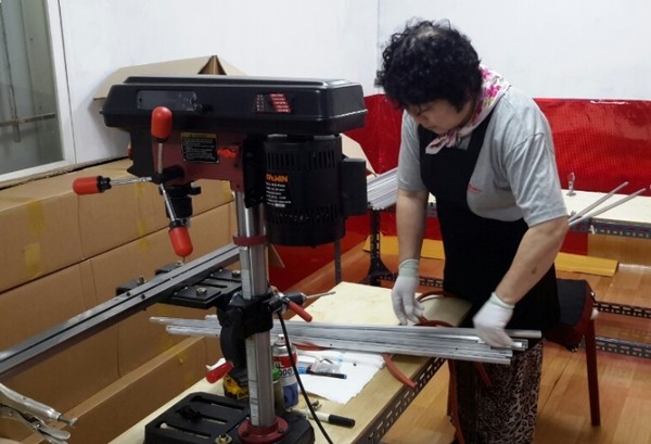 ▲ 틈새키퍼 작업모습.ⓒ(주)양업하우징