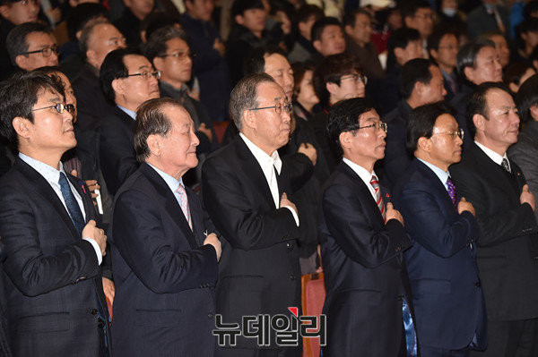▲ 반기문 전 유엔 사무총장이 광주광역시에 있는 조선대학교에서 강연을 준비하고 있다. 보수세가 약한 지역으로 분류되는 호남에서의 강연이었지만 많은 사람들이 강연장을 찾았다. ⓒ뉴데일리 이종현 기자