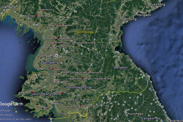 ▲ 커티스 멜빈 美존스홉킨스大 한미연구소 연구원에 따르면 북한은 고속도로 곳곳에 공군용 활주로와 지원시설을 건설 중이라고 한다. ⓒ美자유아시아방송 관련보도 화면캡쳐