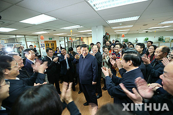 ▲ 2016년 2월 19일 中공산당 관영매체를 찾은 시진핑 中공산당 총서기와 그를 열렬히 환영하는 매체 기자들. ⓒ뉴시스-中신화통신. 무단전재 및 재배포 금지.