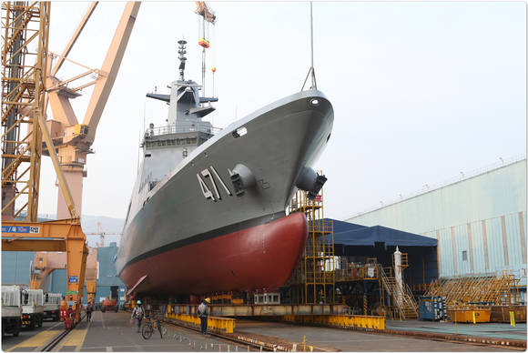 ▲ 대우조선해양이 건조중인 태국해군의 3,650톤급 최신예 호위함 모습.ⓒ대우조선해양