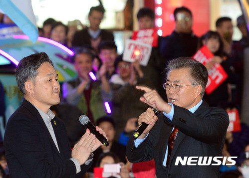 ▲ 더불어민주당 표창원 의원과 문재인 전 대표. ⓒ뉴시스