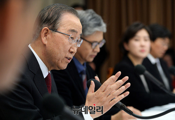 ▲ 반기문 전 유엔사무총장이 25일 서울 프레스센터에서 열린 관훈토론에 참석해 패널들의 질문에 답하고 있다. ⓒ사진공동취재단