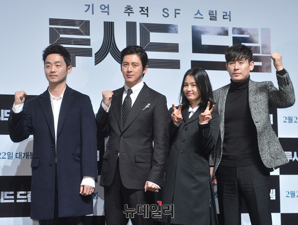 ▲ 왼쪽부터 김준성 감독, 배우 고수, 강혜정, 설경구 ⓒ 뉴데일리 공준표