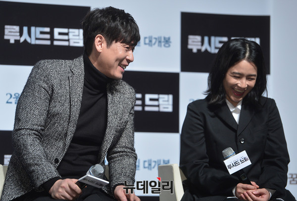 ▲ 왼쪽부터 김준성 감독, 배우 고수, 강혜정, 설경구 ⓒ 뉴데일리 공준표