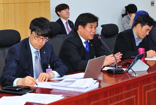 ▲ 간담회에서 발표중인 아시아나 항공보안실 박일재 상무ⓒ뉴데일리 오세진
