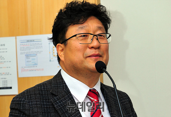 ▲ 항공기 기내 난동에 대한 법적 대책 마련을 위한 간담회 좌장 항공대 황호원 교수 ⓒ뉴데일리 오세진