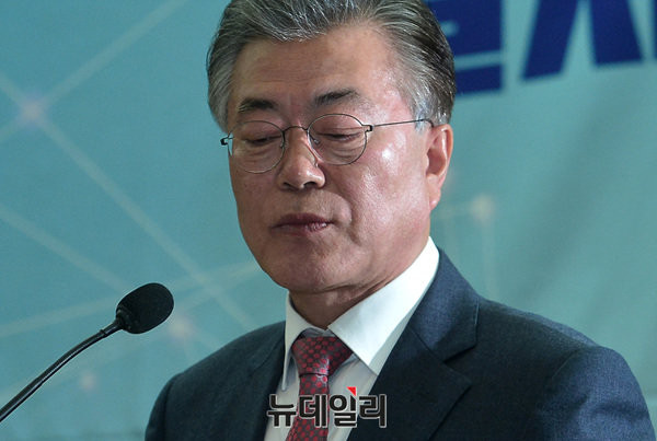 ▲ 더불어민주당 문재인 전 대표. 그는 대부분의 대선주자가 50대인 것과 달리 60대 대선주자다. ⓒ뉴데일리 공준표 기자