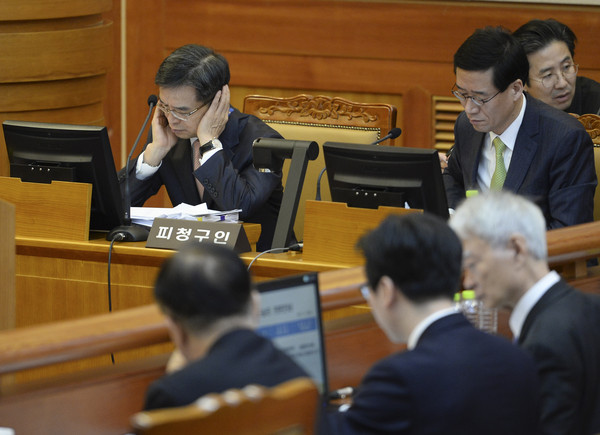 ▲ 이중환 피청구인단 변호사(왼쪽). ⓒ뉴시스