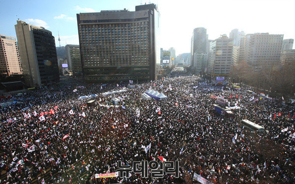 ▲ 대통령 탄핵 기각을 위한 국민총궐기 운동본부(탄기국)는 11일 오후2시 덕수궁 대한문 앞에서 '제12차 탄핵기각 총궐기 국민대회'를 열었다. ⓒ뉴데일리 이종현 기자