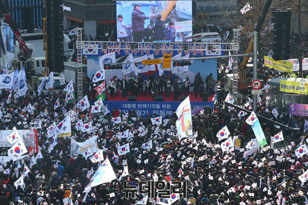 ▲ 대통령 탄핵 기각을 위한 국민총궐기 운동본부(탄기국)는 11일 오후2시 덕수궁 대한문 앞에서 '제12차 탄핵기각 총궐기 국민대회'를 열었다. ⓒ뉴데일리 이종현 기자