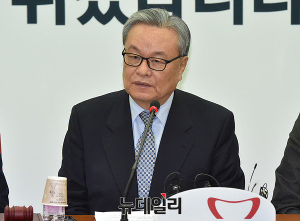 ▲ 새누리당 인명진 비상대책위원장. 그는 13일 YTN라디오 〈신율의 출발새아침〉에 출연해 "지금 결정하면 탄핵을 인용하는 것 처럼 비치지 않겠느냐"면서 "탄핵 소추안이 결정난 후 출마 여부를 결정하지 않겠느냐"고 말했다. ⓒ뉴데일리 이종현 기자