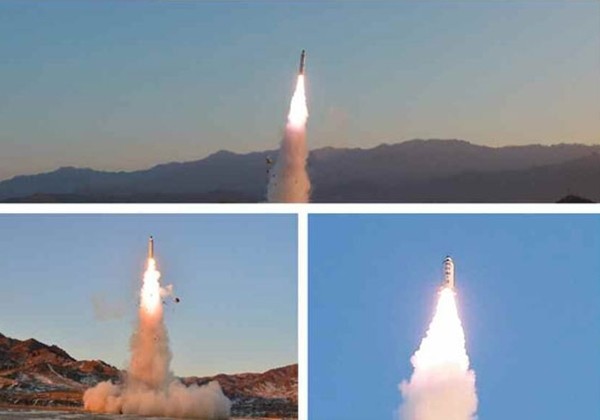 ▲ 북한이 한국과 미국의 연례적 합동군사훈련을 두고 또 다시 맹목적인 비난의 화살을 퍼부었다. 사진은 북한이 지난 12일 발사한 '북극성 2형'관련 '노동신문' 보도 일부.ⓒ北선전매체 홈페이지 캡쳐