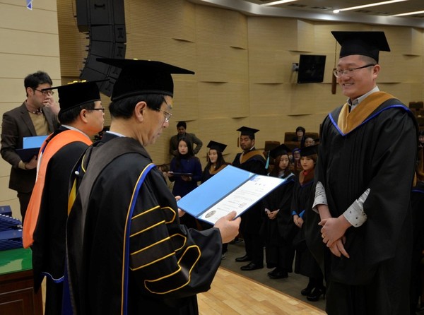 ▲ 14일 세명대 학술관에서 열린 전기 대학원 학위수여식.ⓒ세명대