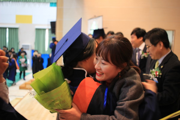 ▲ 지난 8일 열린 충북 청주시 오창고등학교 졸업식 장면.ⓒ충북교육청