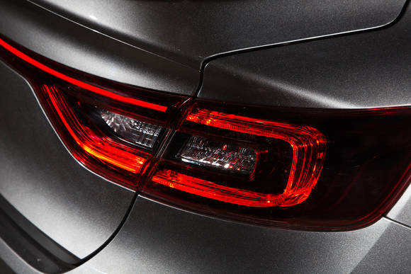 ▲ 르노삼성 SM6 후면 헤드램프.ⓒ르노삼성자동차