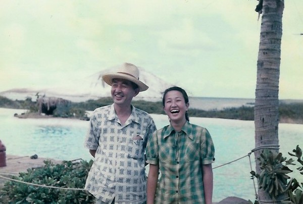 ▲ 하와이 시절 구상과 딸 구자명.ⓒ대구문화재단 제공