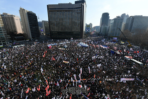 ▲ 18일 덕수궁 앞에서 13차 태극기집회가 열렸다. ⓒ뉴데일리 정상윤 기자