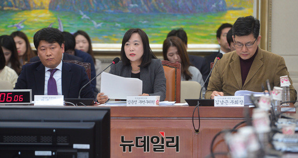 ▲ 왼쪽부터 오동윤 동아대 경제학과 교수, 김윤정 한국법제연구원 부연구위원, 김남근 민주사회를 위한 변호사모임 부회장 ⓒ 뉴데일리 공준표