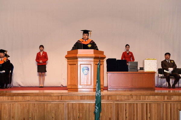 ▲ 대구한의대는 20일 2016학년도 학위수여식에서 변창훈 총장이 인사말을 하고 있다.ⓒ대구한의대 제공