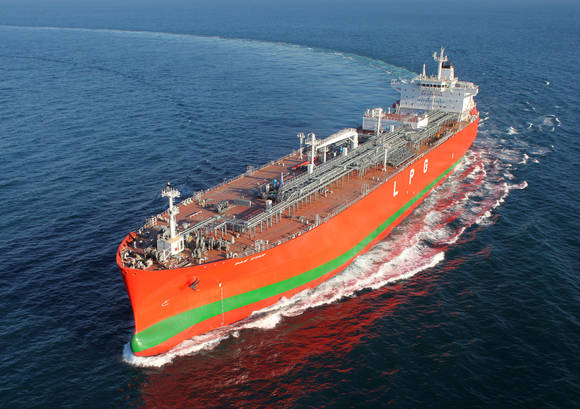 ▲ 현대글로벌서비스와 KSS해운이 함께 친환경 선박으로 개조하고 있는 ‘가스 스타’(Gas Star)호.ⓒ현대글로벌서비스