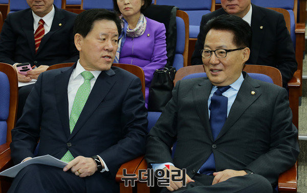 ▲ 국민의당 박지원(우) 대표와 주승용(좌) 원내대표. ⓒ뉴데일리 이종현 기자