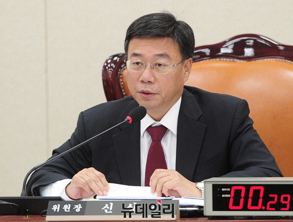 ▲ 자유한국당 신상진 의원. 그는 국회 미래창조과학방송통신위원회 위원장을 맡고 있다. ⓒ뉴데일리 공준표 기자