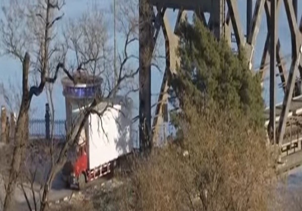 ▲ 김정남 암살사건 발생 후 중국을 오가는 북한 주민들의 수가 급감한 것으로 알려졌다. 사진은 북한 신의주와 중국 단둥을 잇는 압록강 철교.ⓒ'YTN' 보도영상 캡쳐