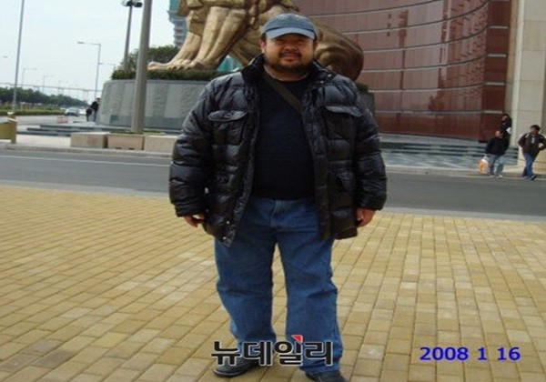 ▲ 김정남 암살 용의자들이 맨손에 독극물을 묻혀 공격했다는 수사결과가 나온 가운데 독극물 정체에 대한 의문이 증폭되고 있다. 사진은 김정남.ⓒ김정남 페이스북