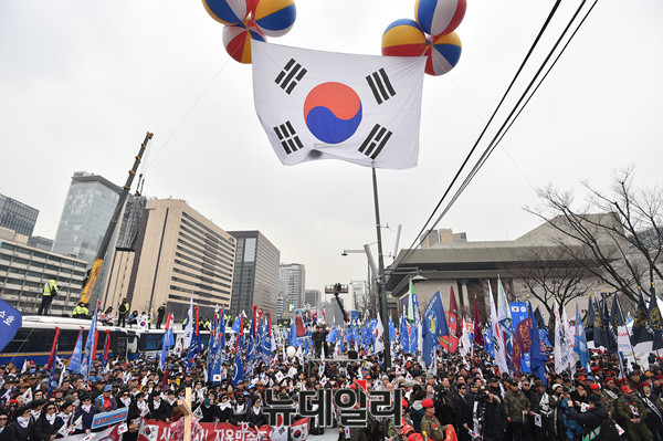 ▲ 1일 광화문에서 열린 '3.1절 태극기국민운동 및 구국기도회'에 참석한 육군3사 구국동지회. ⓒ뉴데일리 이종현