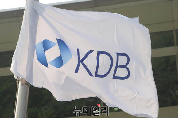 ▲ 산업은행은 지난해 약 3조원 규모의 당기순손실이 발생할 것으로 전망했다. 조선·해운업 부실에 따른 구조조정 비용으로 약 5조6천억원이 든 탓이다. ⓒ뉴데일리