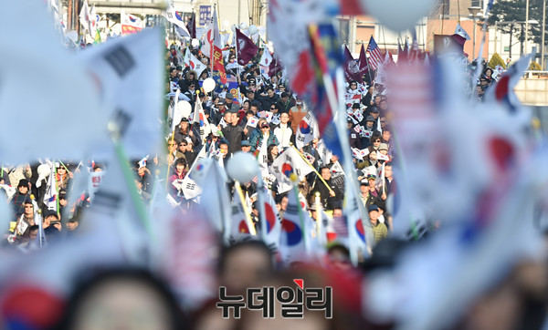 ▲ 16차 태극기집회. ⓒ뉴데일리 이종현 기자