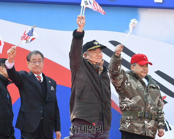 ▲ 권영해 전 국방장관(가운데). ⓒ뉴데일리 정상윤 기자