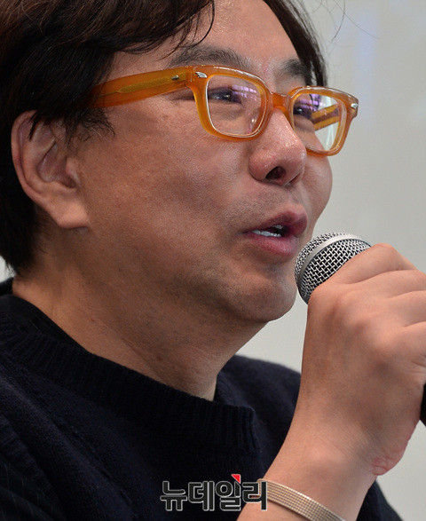 ▲ 왼쪽부터 정구호 서울패션위크 총감독과 김윤희 본부장 ⓒ 뉴데일리 공준표