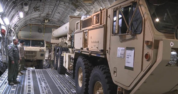 ▲ 지난 3월 6일 밤, 경기 오산 공군기지에 도착한 '사드(THAAD)' 미사일 발사대. ⓒ美국방부 유튜브 채널 캡쳐