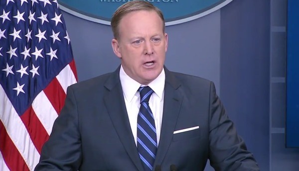 ▲ 미국 백악관이 한국 내 ‘사드(THAAD)’ 배치에 반발하고 있는 중국을 향해 “중국의 우려를 이해하지만, 이는 한국과 일본의 국가안보 문제”라고 강조했다. 사진은 숀 스파이서 백악관 대변인.ⓒ美백악관 홈페이지 영상 캡쳐