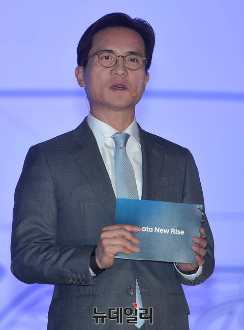 ▲ 이광국 현대차 부사장이 쏘나타 뉴 라이즈에 대해 설명하고 있다.ⓒ공준표 기자