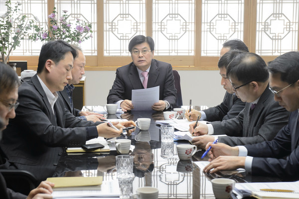 ▲ 이춘희 세종시장이 10일 오전 대통령 탄핵 결정 직후 긴급 간부회의’를 가졌다.ⓒ세종시