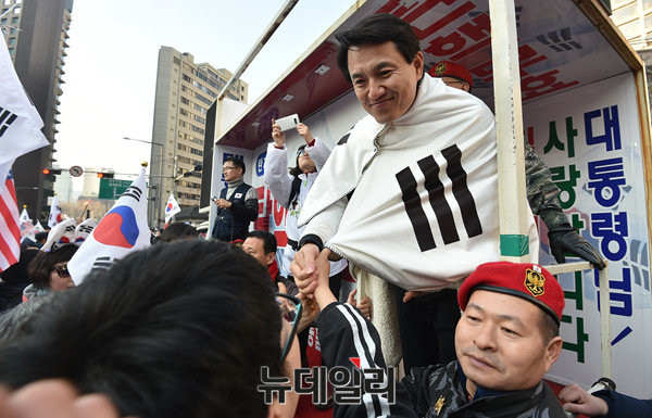 ▲ 자유한국당 김진태 의원이 10일 SNS를 통해 "대한민국 법치는 죽었다"고 말했다. ⓒ뉴데일리 이종현 기자