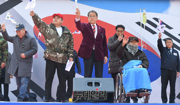 ▲ 정광택 탄기국 공동대표(가운데). ⓒ뉴데일리 정상윤 기자