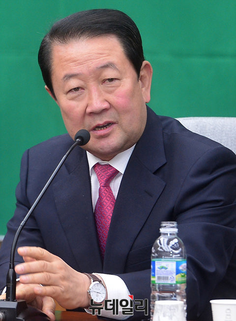 ▲ 국민의당 소속 박주선 국회 부의장이 13일 국회에서 열린 국민의당 최고위원-국회의원 연석회의에서 발언하고 있다. ⓒ뉴데일리 공준표 기자