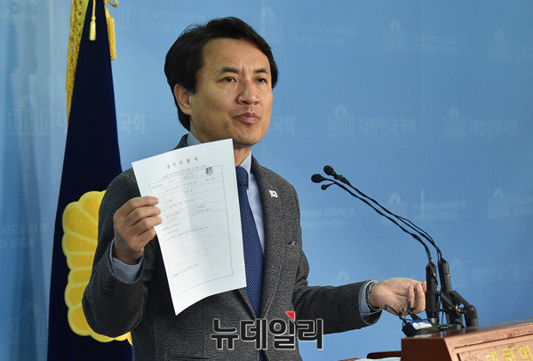 ▲ 자유한국당 김진태 의원이 13일 대선 출마를 고민중이라고 밝혔다. ⓒ뉴데일리 이종현 기자