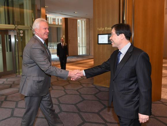 ▲ 권오준 회장은 13일 제프리 이멜트 회장을 만나 포스코형 스마트인더스트리 솔루션에 대해 논의했다.ⓒ포스코