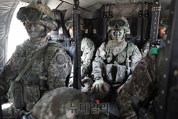 ▲ 수리온을 이용해 작전지로 신속 전개중인 특공대원들 ⓒ태상호 기자