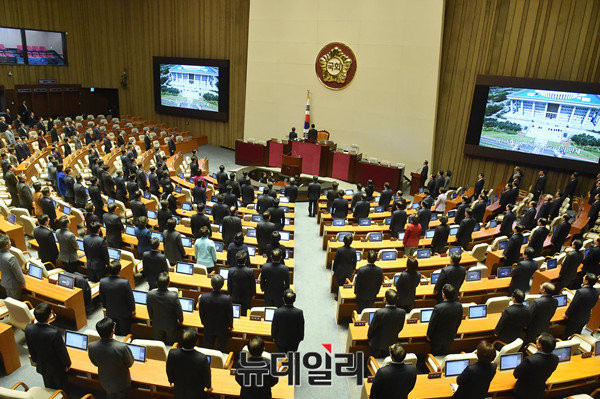 ▲ 3당 원내대표와 국회 헌법개정특별위원회 간사가 15일 오전 조찬모임을 통해 대선일에 개헌 국민투표를 하기로 의견을 모았다. ⓒ뉴데일리 이종현 기자