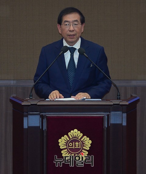 ▲ 시의회에서 모두발언 중인 박원순 시장ⓒ뉴데일리DB