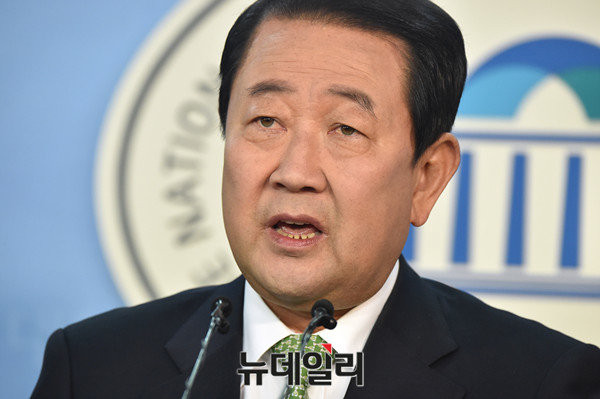 ▲ 국민의당 박주선 국회 부의장이 15일 국회 정론관에서 기자회견을 열어 대선출마를 공식 선언했다. ⓒ뉴데일리 이종현 기자